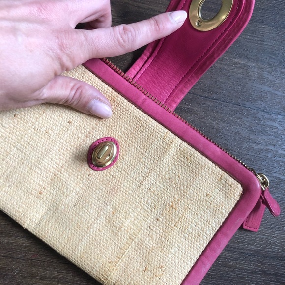 COACH ☀️ pink summer clutch/wallet - Picture 2 of 5